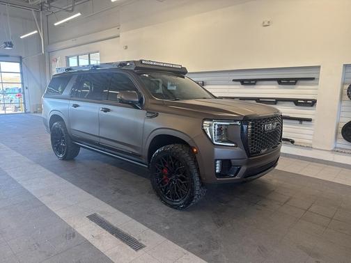 2023 GMC Yukon XL Denali Ultimate