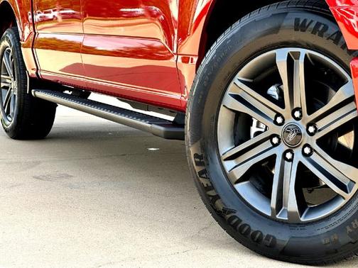 HOT PEPPER RED MET TINTD CC 2023 Ford F-150 XLT