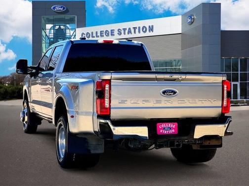 2024 Ford F-350 LARIAT SUPER DUTY