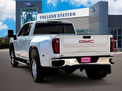Summit White 2024 GMC Sierra 1500 SLT