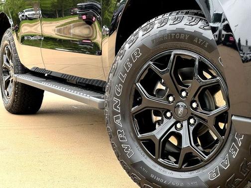 AGATE BLACK METALLIC 2024 Ford Expedition TIMBERLINE