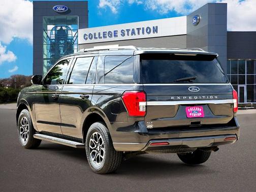 DARK MATTER GRAY METALLIC 2022 Ford Expedition XLT