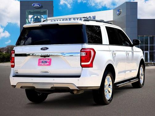 OXFORD WHITE 2021 Ford Expedition XLT