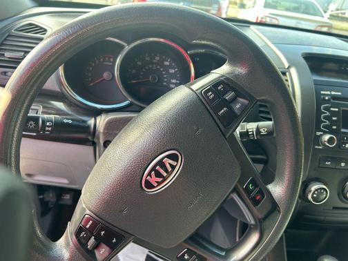 2011 Kia Sorento LX