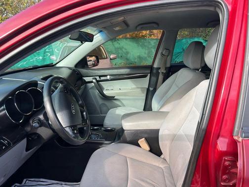 2011 Kia Sorento LX