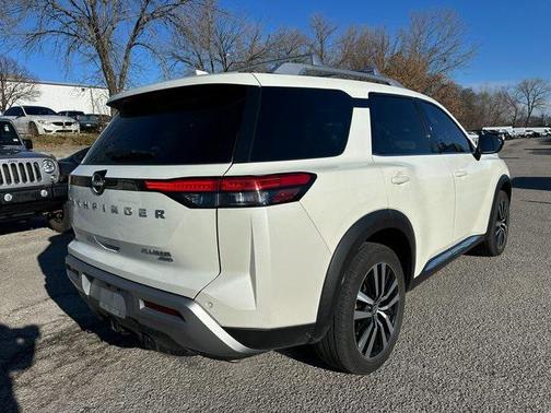 2023 Nissan Pathfinder Platinum 4WD