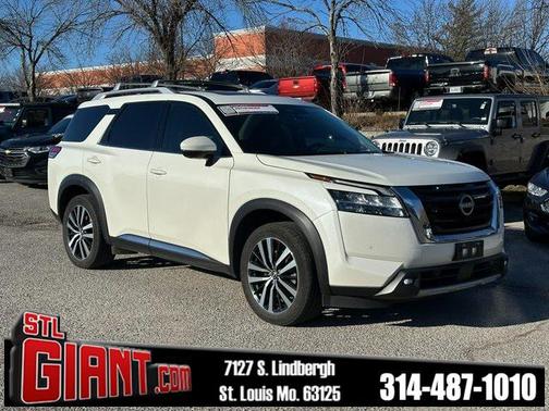 2023 Nissan Pathfinder Platinum 4WD