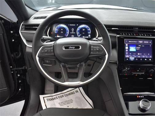 2025 Jeep Grand Cherokee Laredo