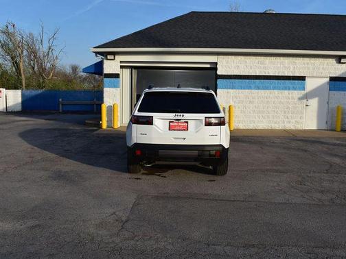 2026 Jeep Cherokee Laredo 4x4