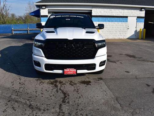 Bright White Clearcoat 2026 RAM 1500 Big Horn/Lone Star