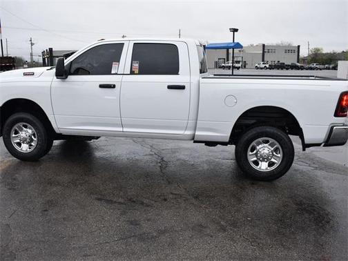 2025 RAM 2500 Tradesman Crew Cab 4x4 6'4' Box