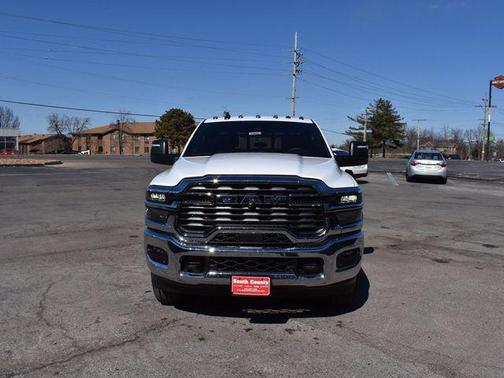 2026 RAM 2500 Tradesman Crew Cab 4x4 6'4' Box