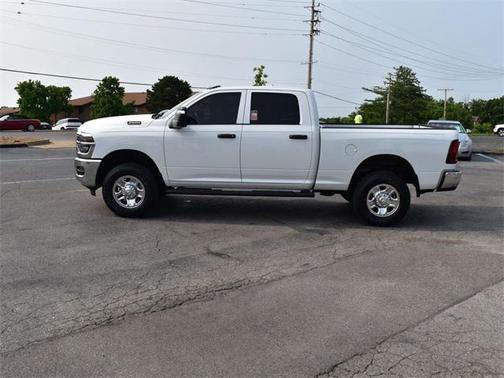2025 RAM 2500 Tradesman Crew Cab 4x4 6'4' Box