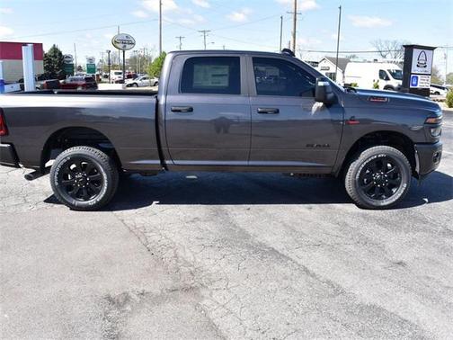 2025 RAM 2500 Big Horn Crew Cab 4x4 6'4' Box