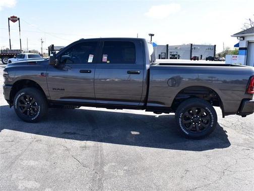 2025 RAM 2500 Big Horn Crew Cab 4x4 6'4' Box