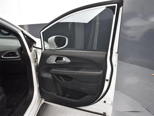 2018 Chrysler Pacifica Touring-L