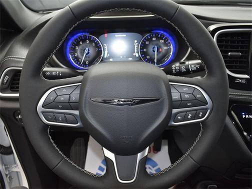 2025 Chrysler Pacifica L