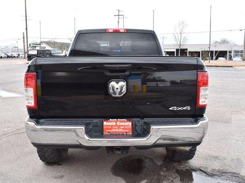 Diamond Black Crystal Pearlcoat 2022 RAM 2500 Tradesman Crew Cab 4x4 6'4' Box