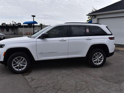 2025 Jeep Grand Cherokee Laredo