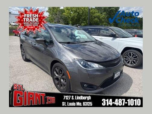 Granite Crystal Metallic Clearcoat 2019 Chrysler Pacifica Touring Plus
