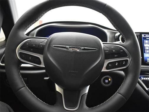 2025 Chrysler Pacifica L