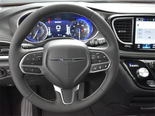 2025 Chrysler Pacifica L