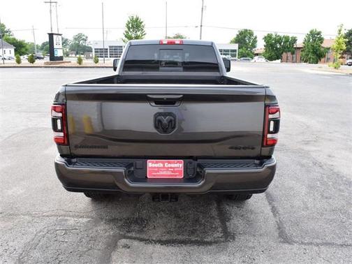 2023 RAM 3500 Laramie Crew Cab 4x4 8' Box