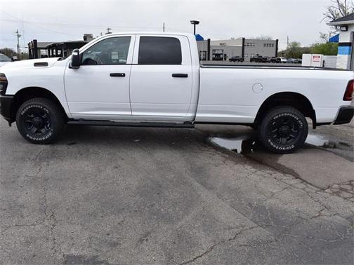 2025 RAM 3500 Tradesman Crew Cab 4x4 8' Box