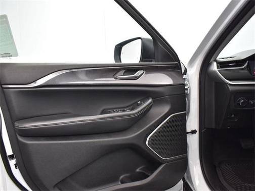 2022 Jeep Grand Cherokee Laredo