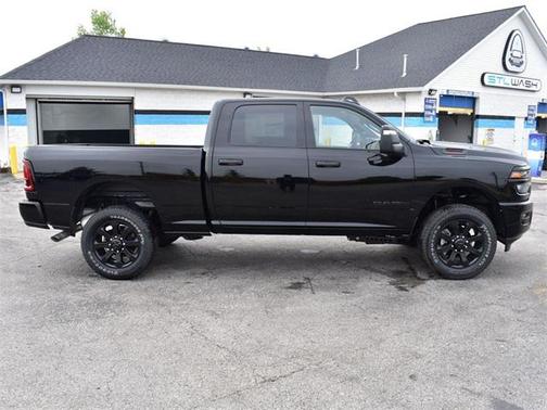 2025 RAM 2500 Big Horn Crew Cab 4x4 6'4' Box