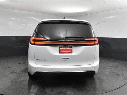 2026 Chrysler Pacifica L