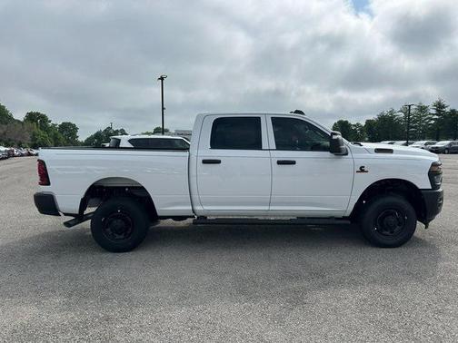 2025 RAM 2500 Tradesman Crew Cab 4x4 6'4' Box