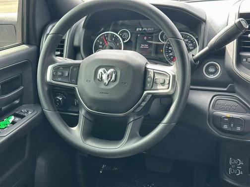 2025 RAM 2500 Tradesman Crew Cab 4x4 6'4' Box