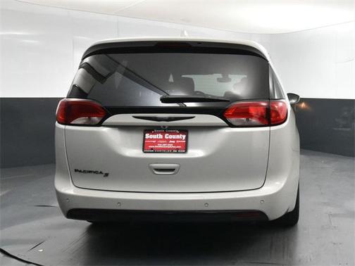 2020 Chrysler Pacifica Touring