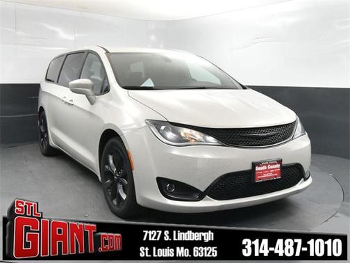 2020 Chrysler Pacifica Touring
