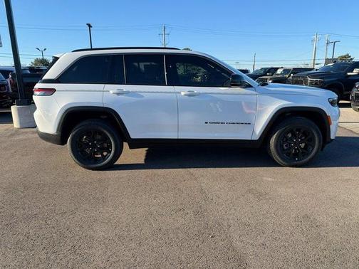 2026 Jeep Grand Cherokee Altitude