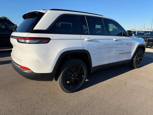 2026 Jeep Grand Cherokee Altitude