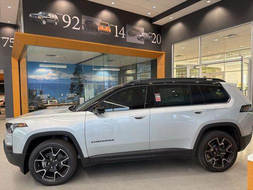 2026 Jeep Cherokee Overland