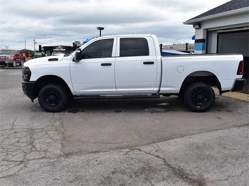 2025 RAM 2500 Tradesman Crew Cab 4x4 6'4' Box