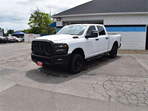 2025 RAM 2500 Tradesman Crew Cab 4x4 6'4' Box