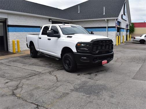2025 RAM 2500 Tradesman Crew Cab 4x4 6'4' Box
