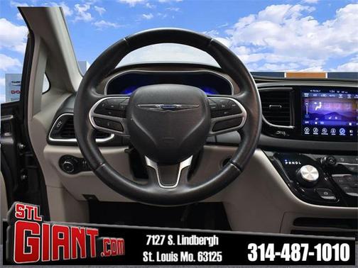 2017 Chrysler Pacifica Touring-L