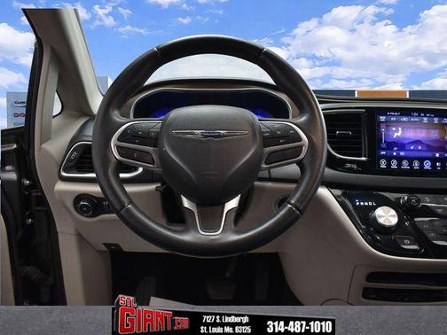 2017 Chrysler Pacifica Touring-L