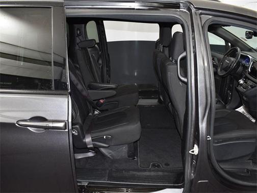 2021 Chrysler Pacifica Touring