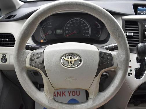 2011 Toyota Sienna LE