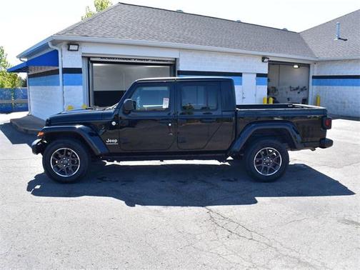 2023 Jeep Gladiator Overland