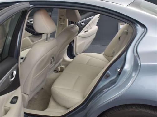 2015 INFINITI Q50 Premium