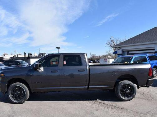 2026 RAM 2500 Laramie Crew Cab 4x4 8' Box