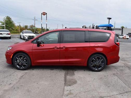 2026 Chrysler Pacifica L