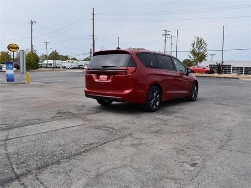 2026 Chrysler Pacifica L